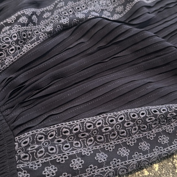 Off the shoulder Alice + Olivia blue silk and eyelet dress - Picture 3 of 5